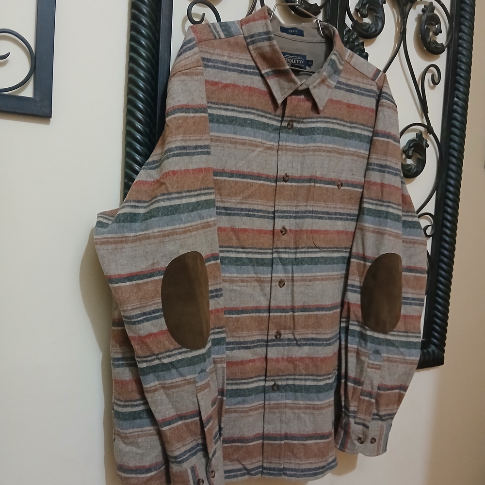 Pendleton Trail Elbow Patch Virgin Wool Long Slee… - image 2